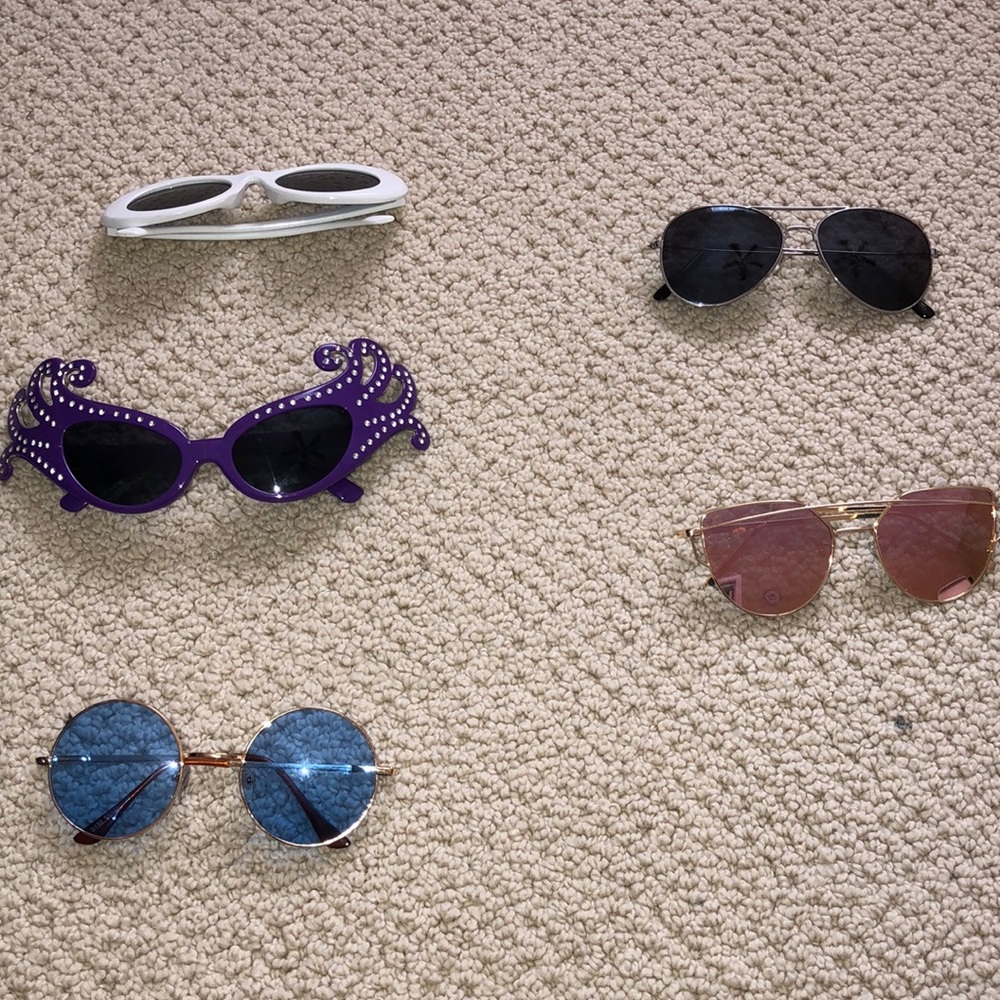 Sunglasses ! All in good shape.